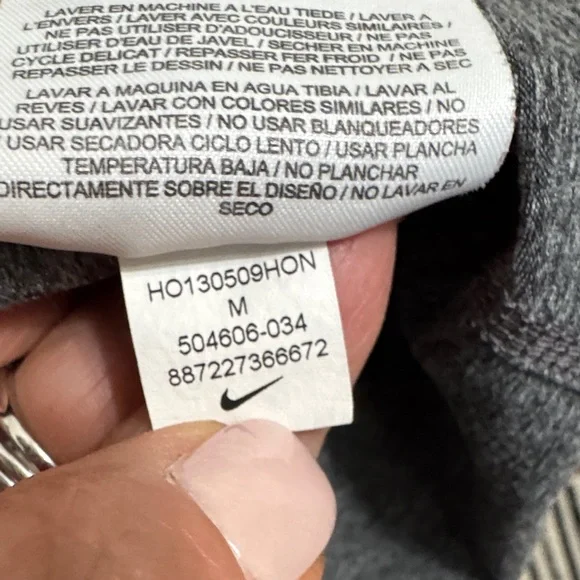 Nike NWOT❤️ Charcoal Quarter Zip Pullover with Orange Accent. - Picture 8 of 9